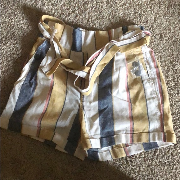 Multicolored shorts - Picture 2 of 2